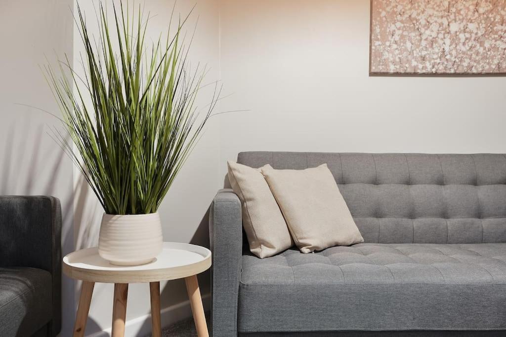 Stradbroke House - 5 Bed Townhouse, Sleeps 11, Great For Group Stays & Workers, Free Parking & Netflix - Hosted By Stay Host Save Sheffield Exterior photo